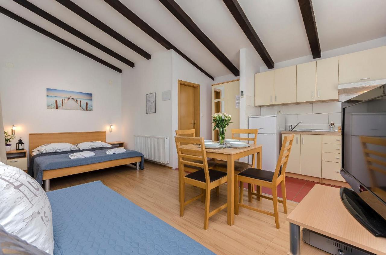Apartments Ante 沃迪切 外观 照片